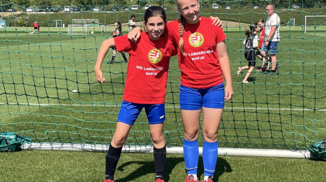 Telkiben a Szpari lányai