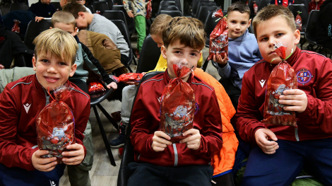 Mikulás és meglepetés várta a gyerekeket